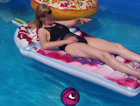 Pretty Blonde wife Bella