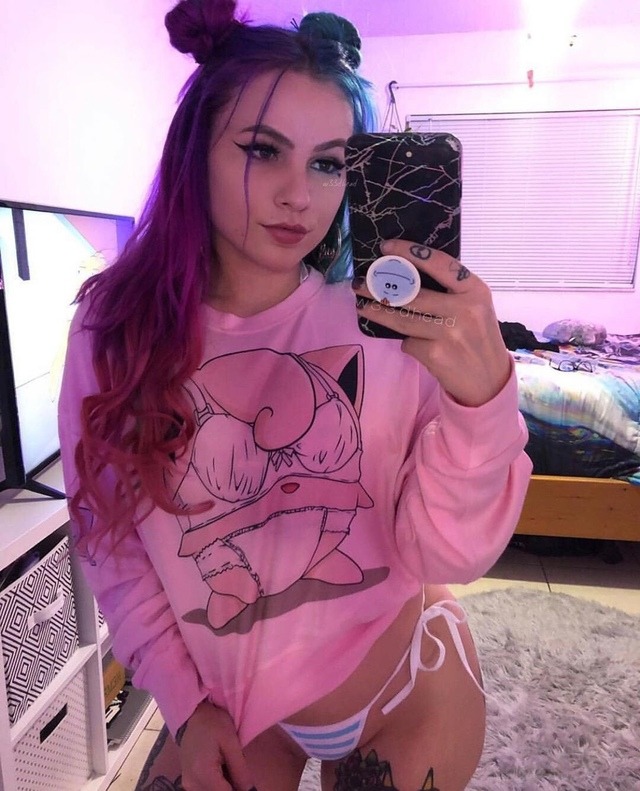 sexynerdpics:Hot nerd selfie