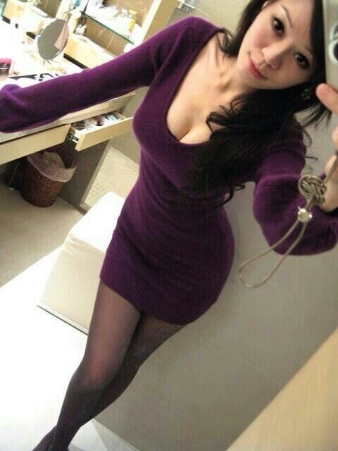 Nice cleavage selfie