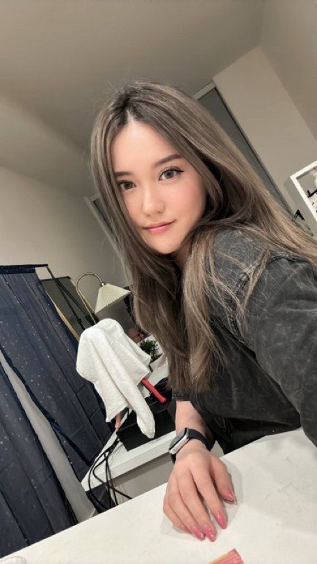 Kimi @ angelskimi dyed her hair