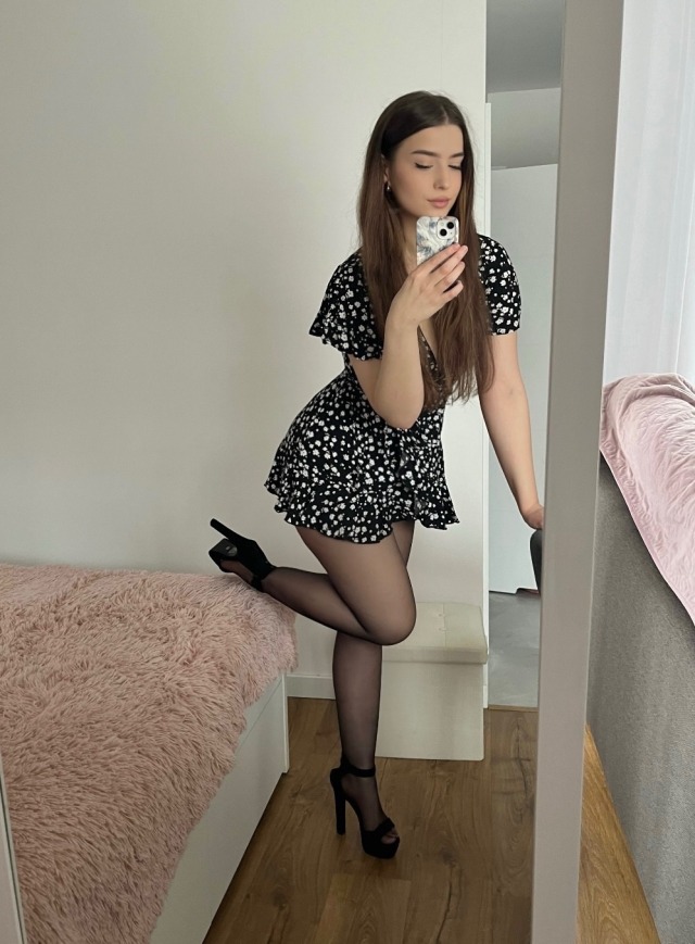 Cute dress and black pantyhose