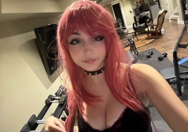Alt girl selfie