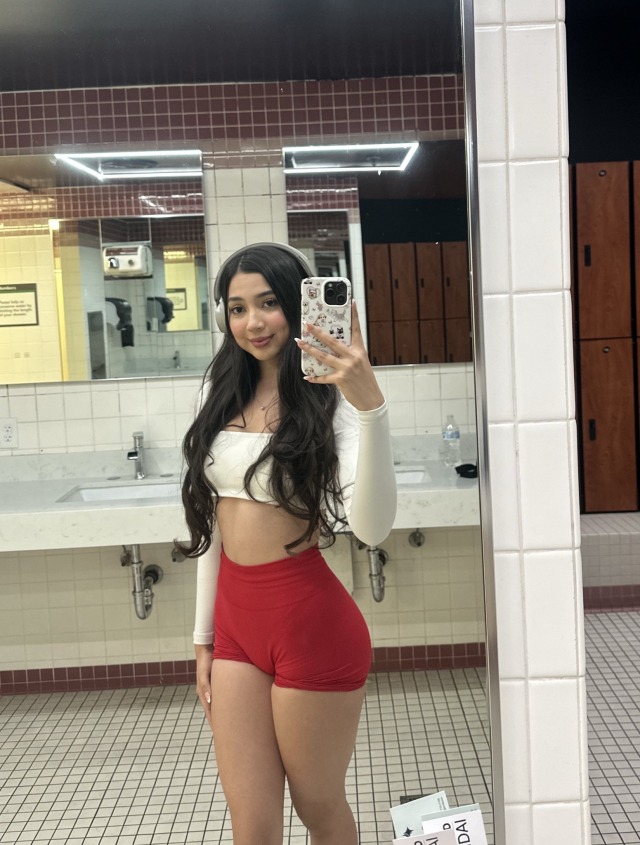 Hot bathroom selfie